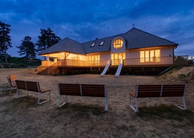 Hostel Borik - dvorište u sumrak